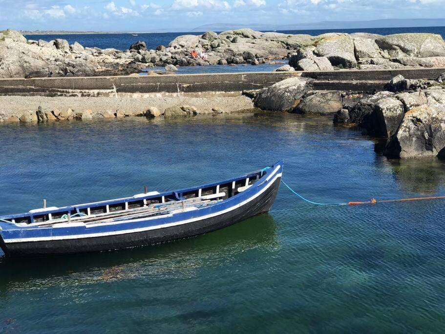 Curlews Rest - Gateway To The Aran Islands Lägenhet Galway Exteriör bild